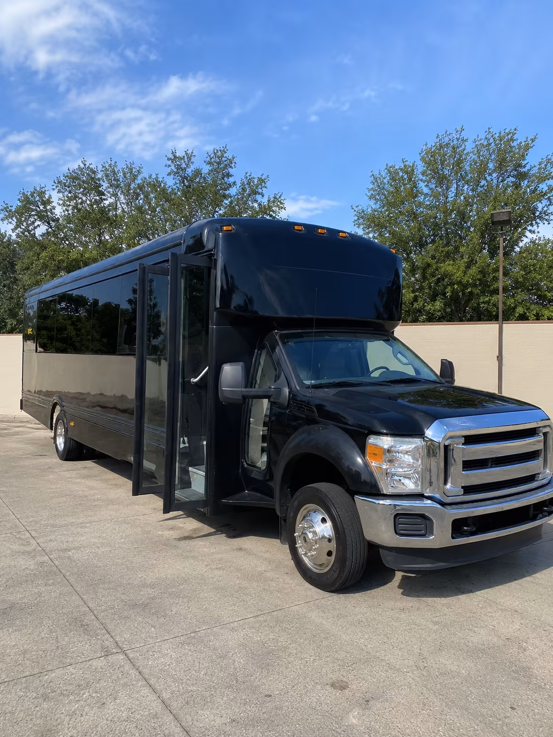 Tyler Birthday, Sweet 16, & Quinceañera Transportation party bus exterior